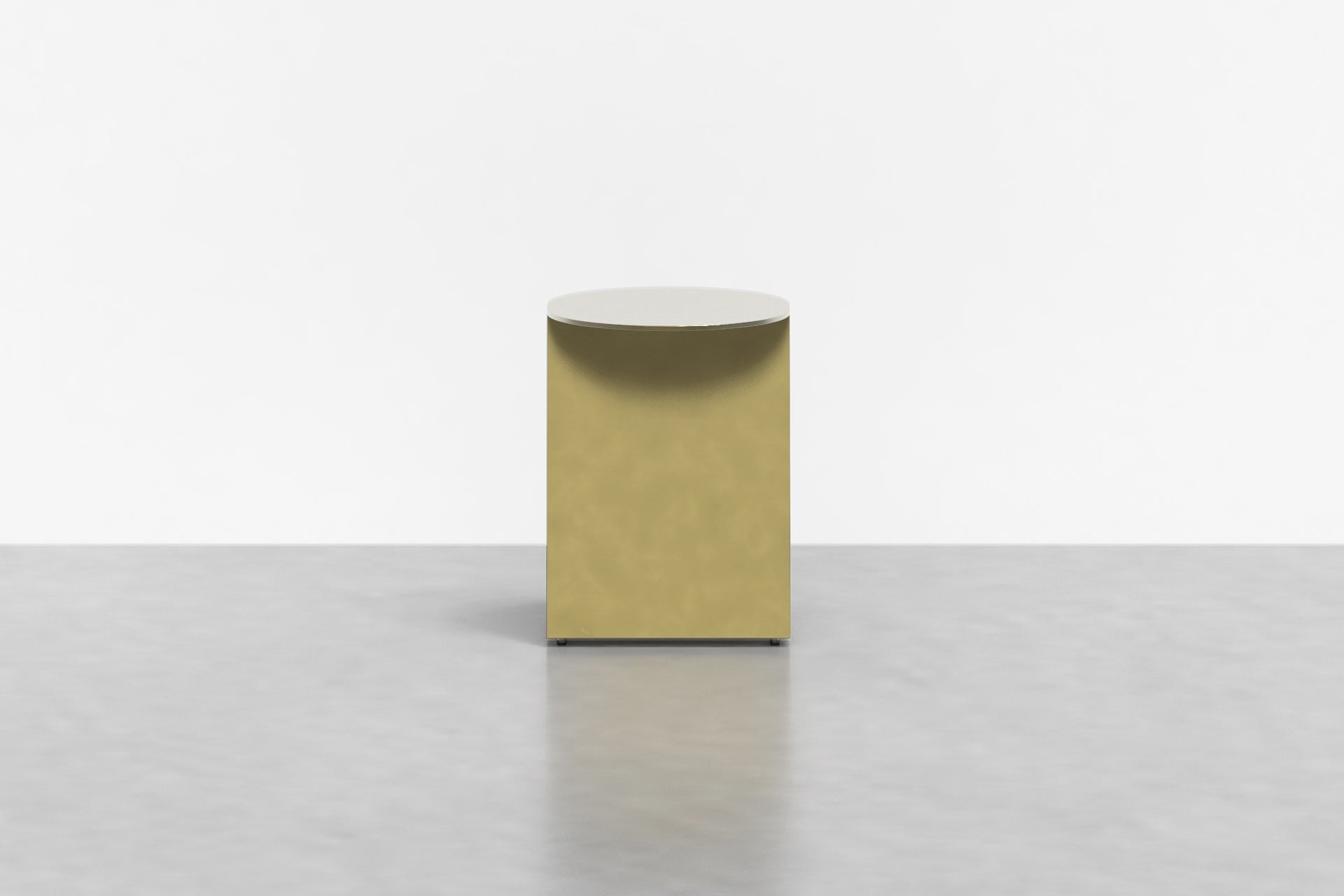 Tack End Table Round in Brass