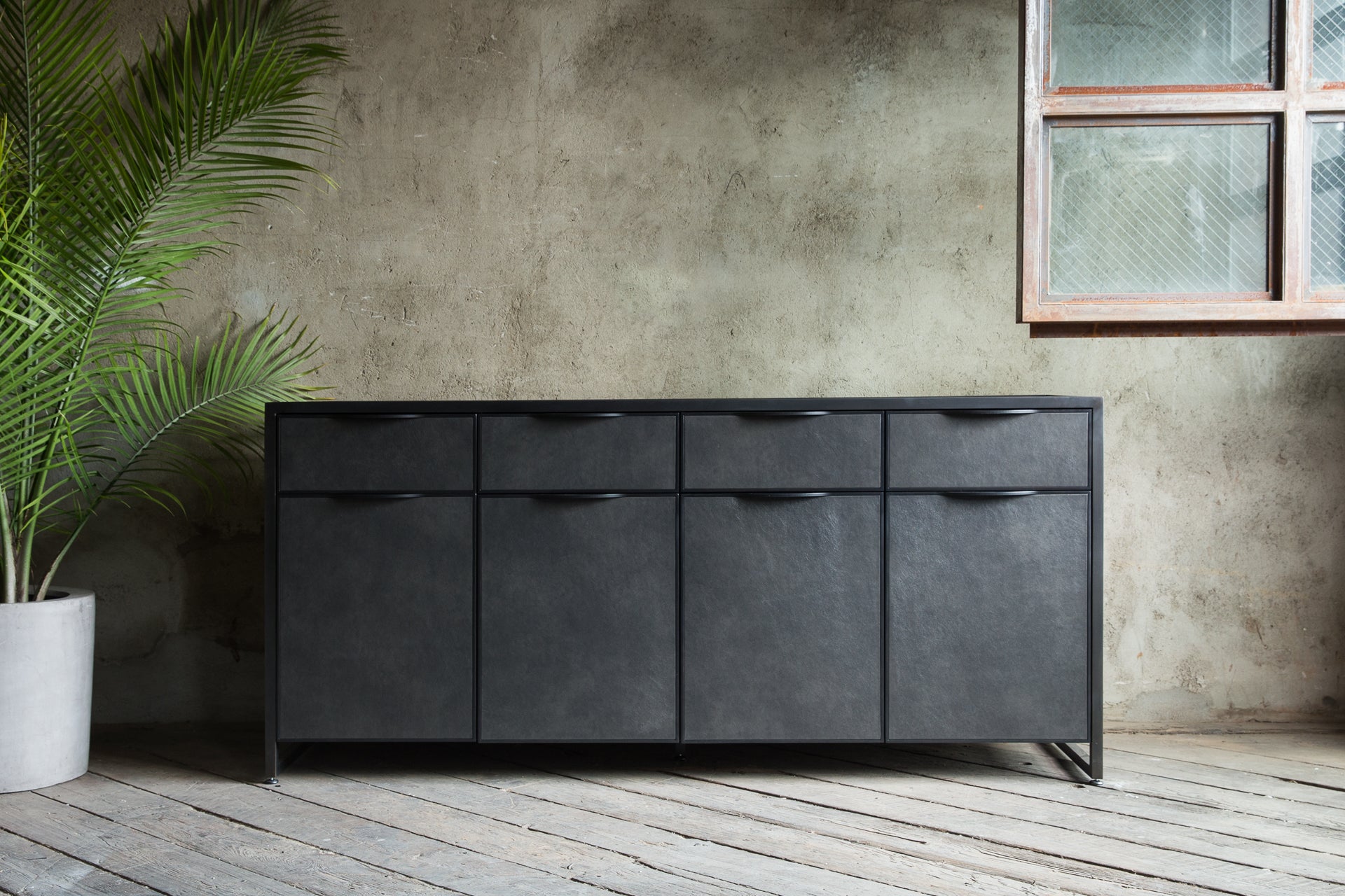 ウスカバード　カーネリアン Cairns_Credenza_04-Edit_1.jpg?